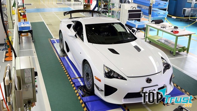 2010: Lexus LFA