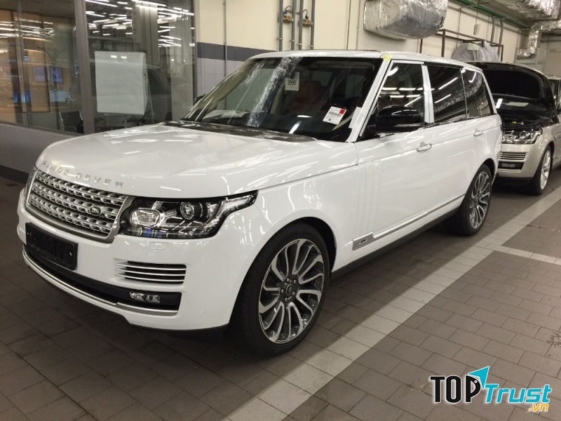 2012: Land Rover Range Rover (L405)