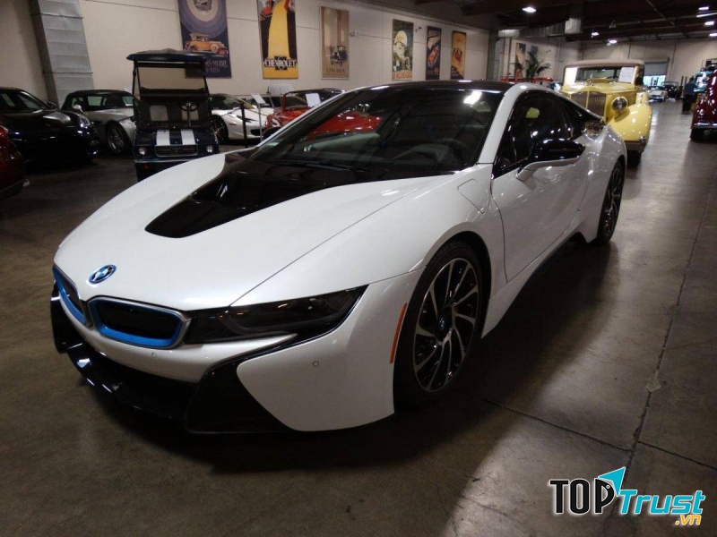 2014: BMW i8