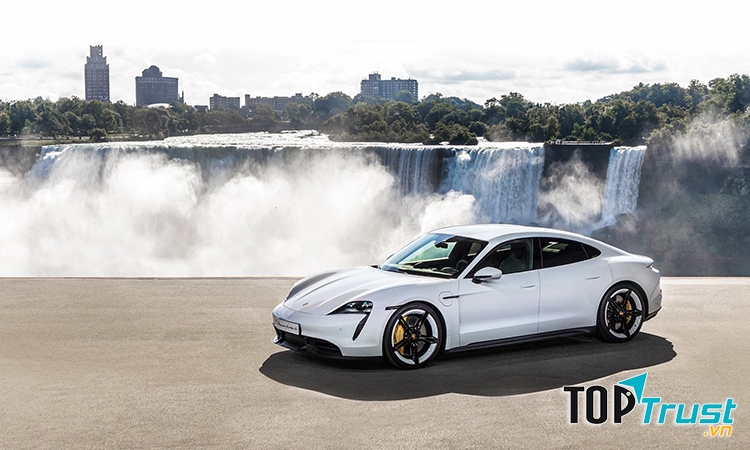 2019: Porsche Taycan Turbo S