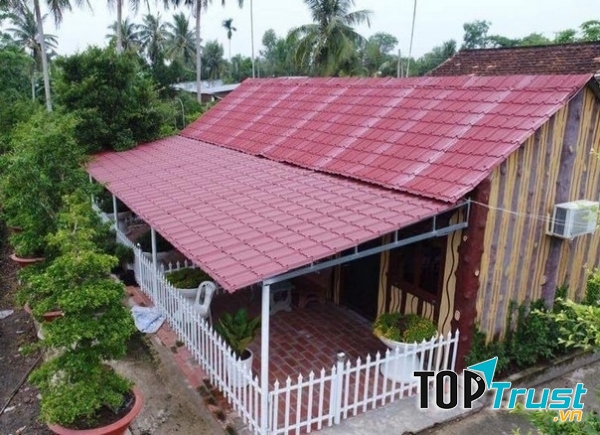 Phòng nghĩ được đặt trong không gian yên tĩnh giữa vườn bonsai