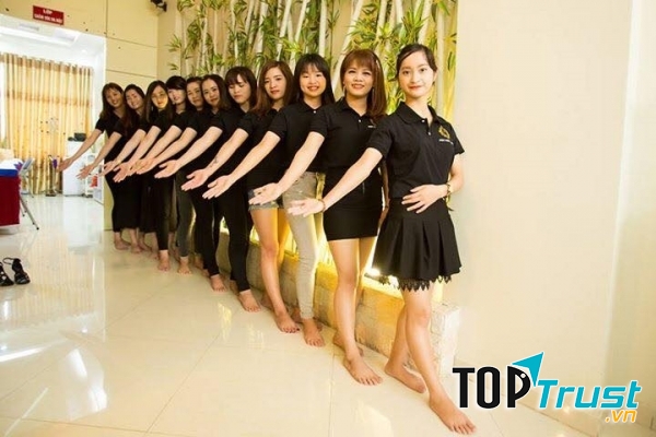 Đội ngũ nhân viên trẻ trung, năng động tại Eva xinh spa