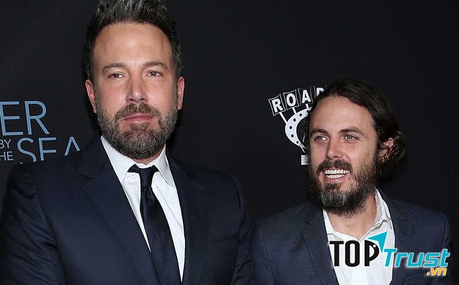 Ben Affleck (bên trái) và Casey Affleck (bên phải)