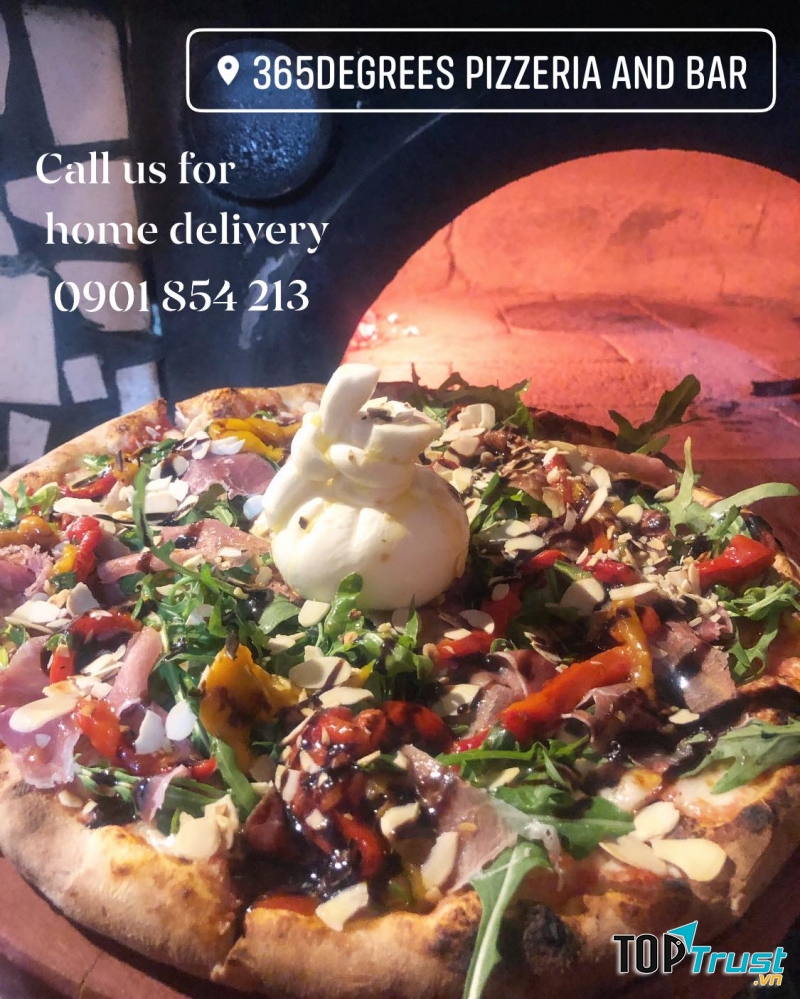 Màu sắc trang nhã cùng sự yên tĩnh chính là điểm thu hút của quán.