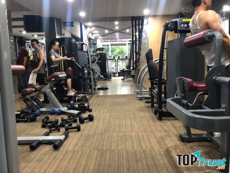 Không gian tập luyện rộng rãi, thoáng mát
