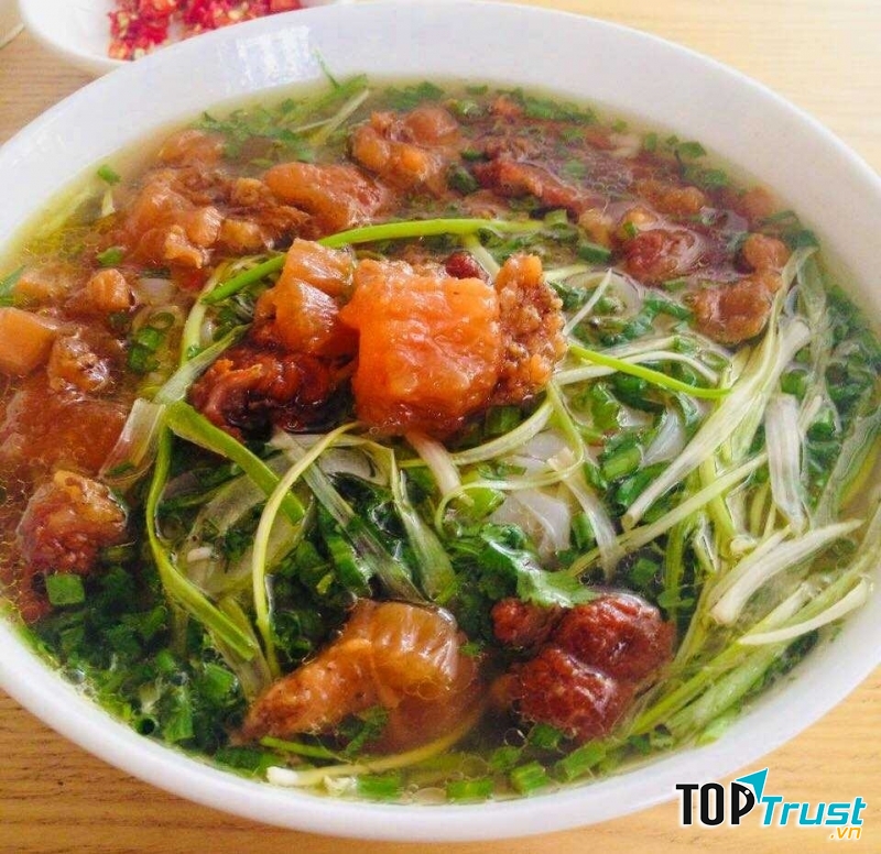 Phở sốt vang gân bò