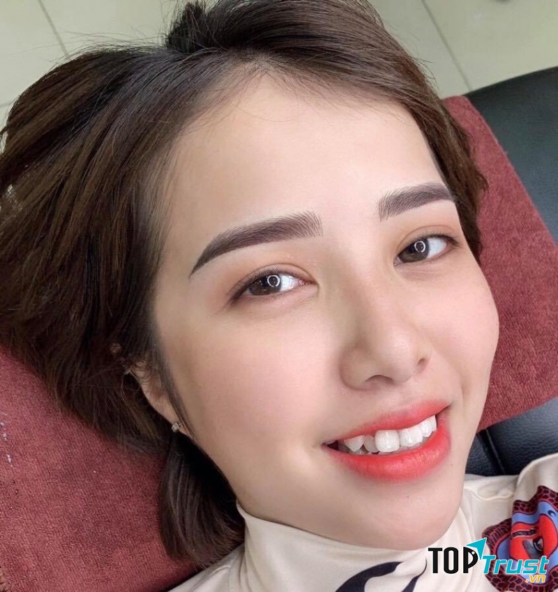 Ngo Hoang Anh phun xăm