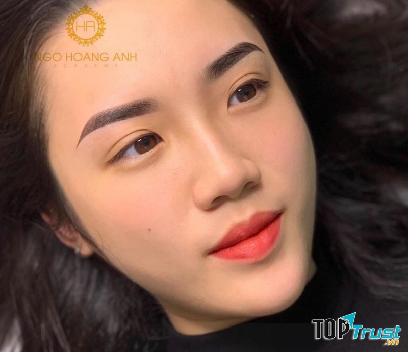 Ngo Hoang Anh phun xăm