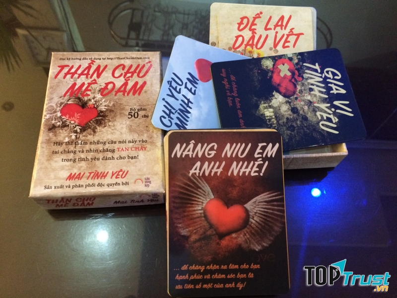 Cuốn sách Thần chú mê đắm – Mai Tình Yêu
