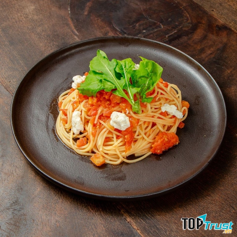 Nhân viên phục vụ khá nhiệt tình, dễ chịu