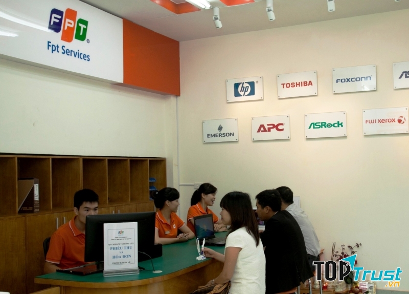 Nhân viên tư vấn khách hàng của FPT