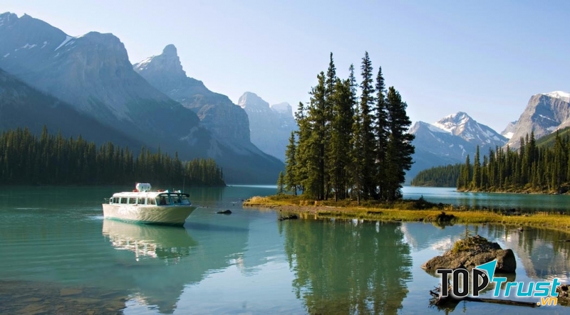 Hồ Maligne, Alberta, Canada