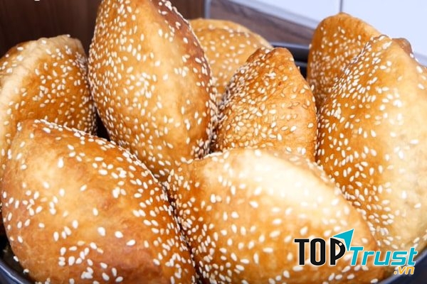 Bánh tiêu thơm ngon, nóng hổi lan tỏa trên mọi ngõ phố, đường quê