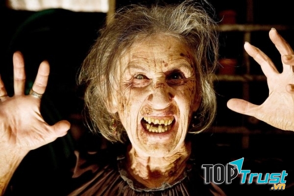 Drag Me to Hell (2009)