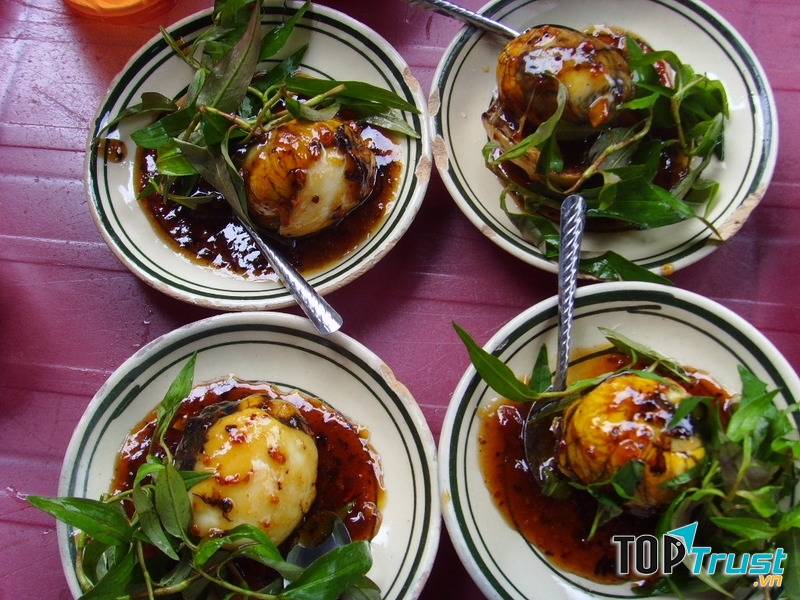 Trứng vịt lộn - Việt Nam