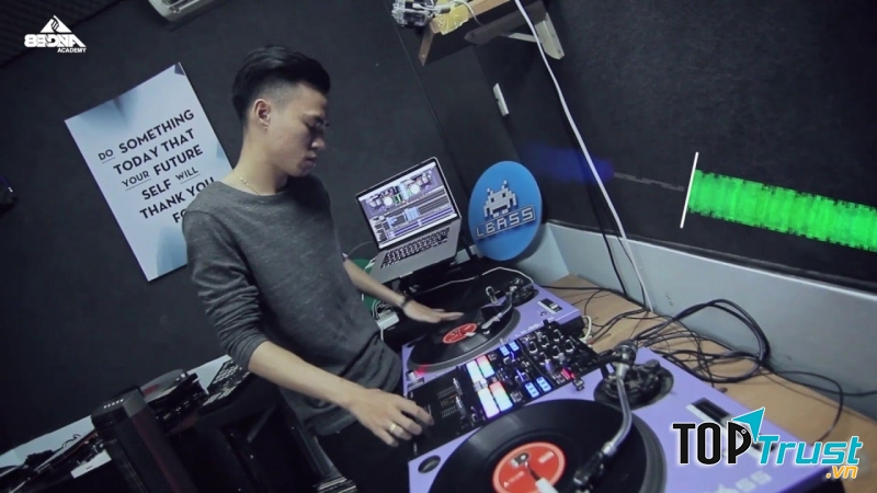 Tại đây học viên được hướng dẫn mix nhạc một cách chuyên nghiệp nhất