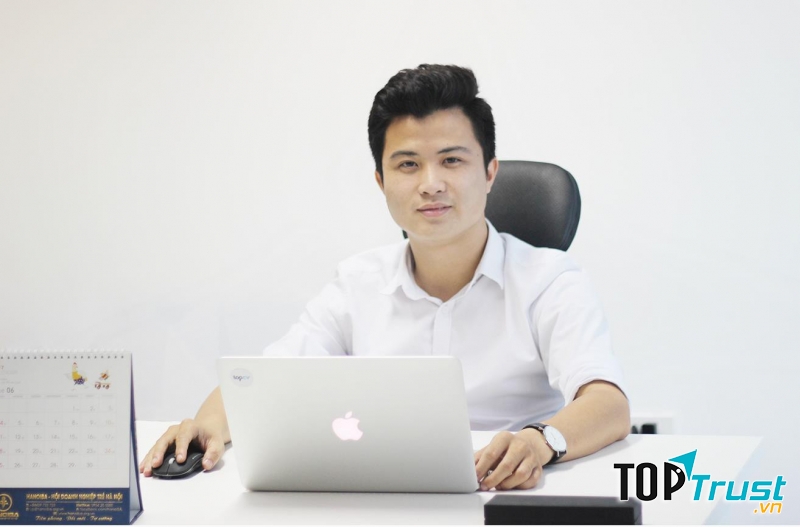 8h30: Đi làm