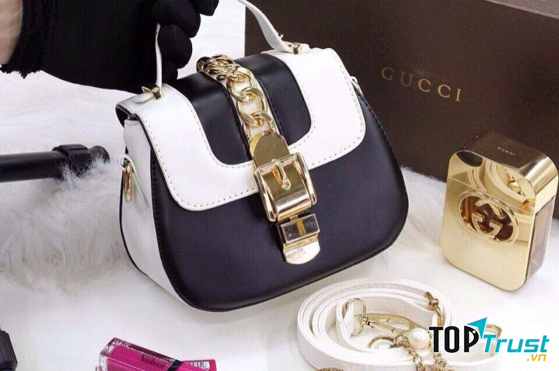 Túi xách Gucci size 18 tại 8X Boutique có giá: 300.000 VNĐ