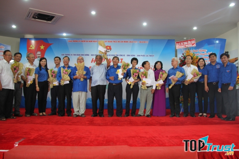 Bài xã luận viết báo tường về ngày 26/3 (số 9)