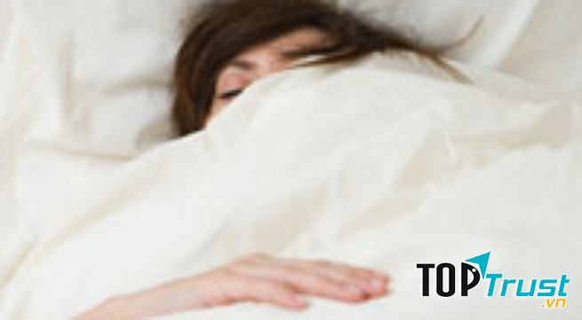 Trùm chăn khi ngủ