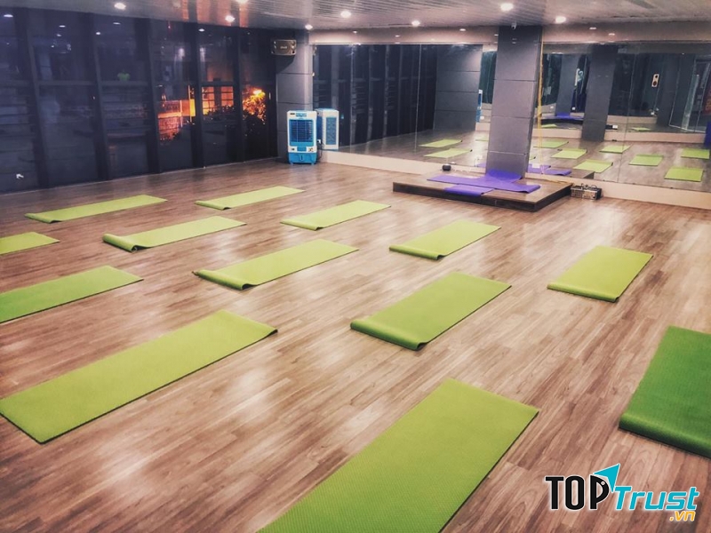 Phòng tập được thiết kế thoáng mát và hiện đại