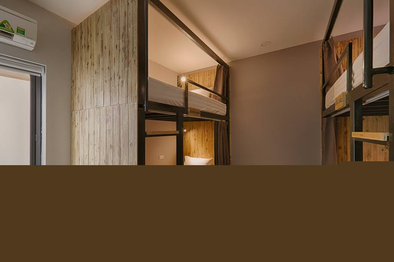 9Station Hostel vẫn giữ cấu trúc phòng của một hostel điển hình, là phòng tập thể, nhiều giường, để du khách có thể giảm chi phí