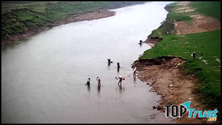 Một chiều ven sông