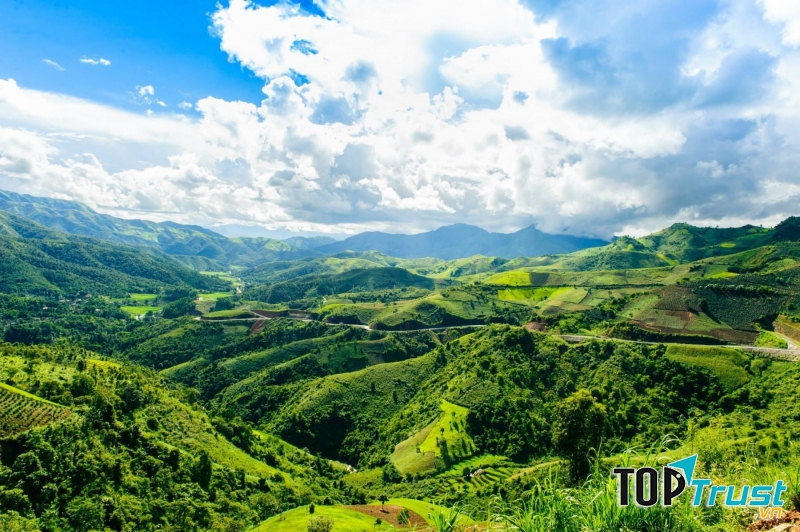 A Pa Chải với vẻ đẹp núi non hùng vĩ