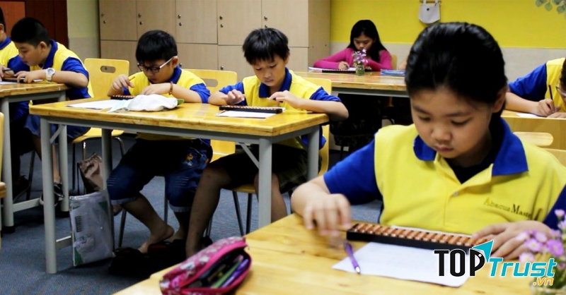Abacus Master là địa chỉ học toán tư duy nổi tiếng ở Tp. HCM được rất nhiều phụ huynh tin tưởng