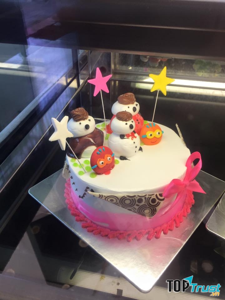 Bánh kem của ABC Bakery﻿﻿ được trang trí rất đẹp mắt với vô số kiểu dáng, màu sắc tha hồ cho bạn lựa chọn