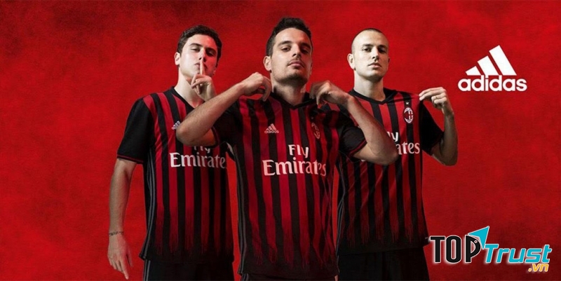 Trang phục sân nhà của AC Milan