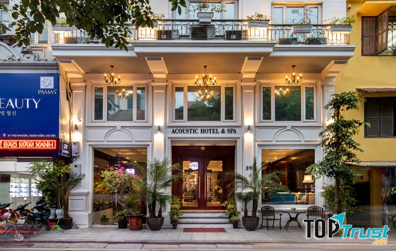 Acoustic Hotel & Spa