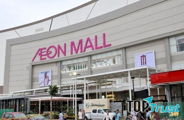 Bên ngoài được thiết kế theo phong cách hiện đại sang trong