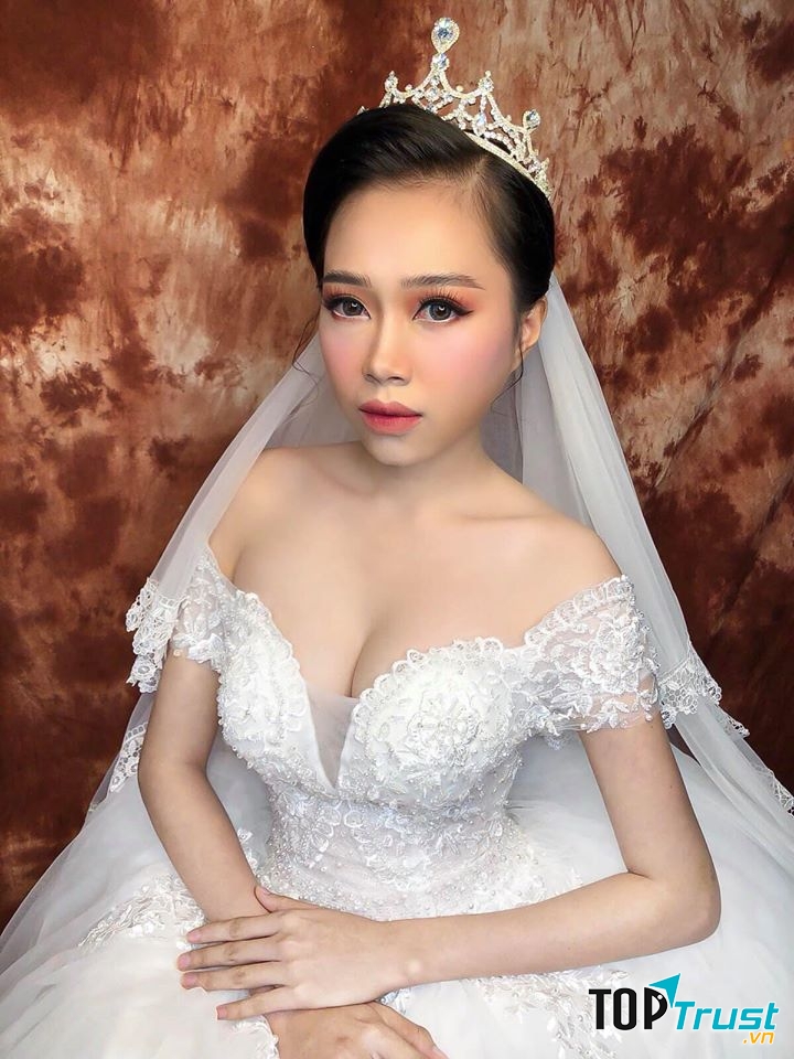 Aí Nguyễn Makeup