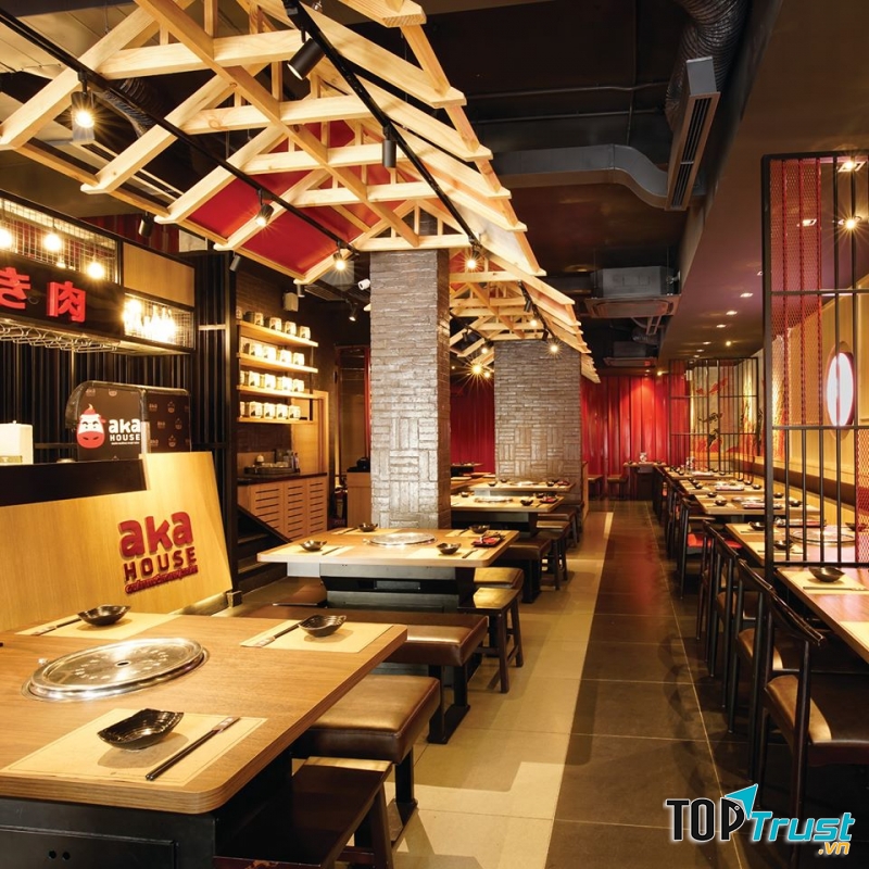 Không gian sang trọng, ấm cúng, thiết kế đậm chất phong cách nhà hàng Nhật Bản