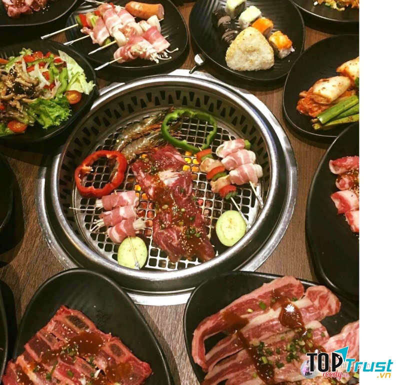 Món ăn hấp dẫn tại nhà hàng