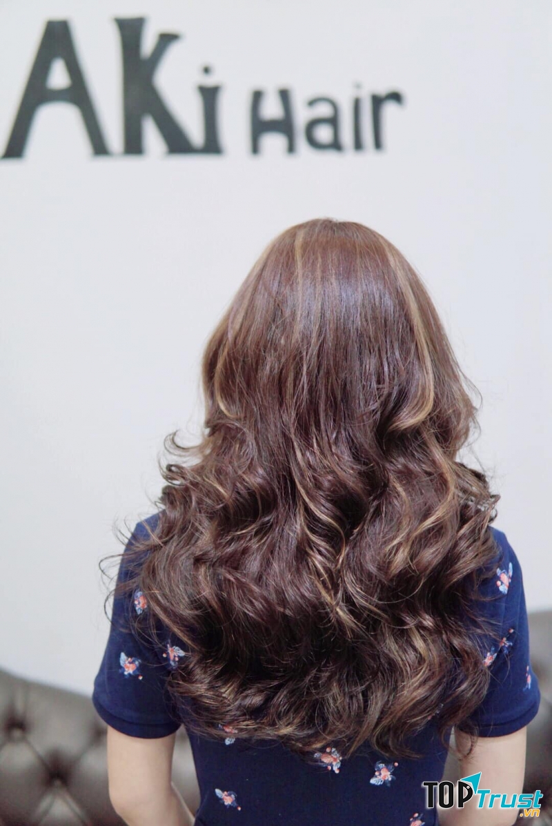 Aki hairdressing salon