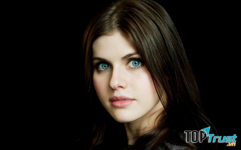 Alexandra Daddano sở hữu đôi mắt đẹp lạ kỳ, cuốn hút