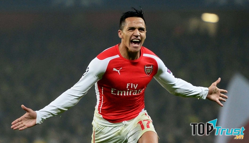 Vấn đề đi hay ở của Sanchez đang được bàn tán rất sôi nổi