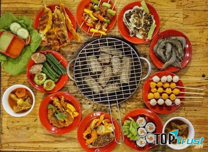 Buffet ngon hấp dẫn tại nhà hàng.