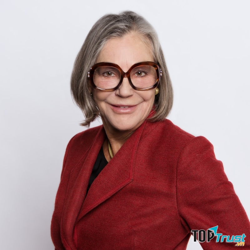 Chân dung bà Alice Walton, Chủ tịch Bảo tàng Nghệ thuật Hoa Kỳ Crystal Bridges