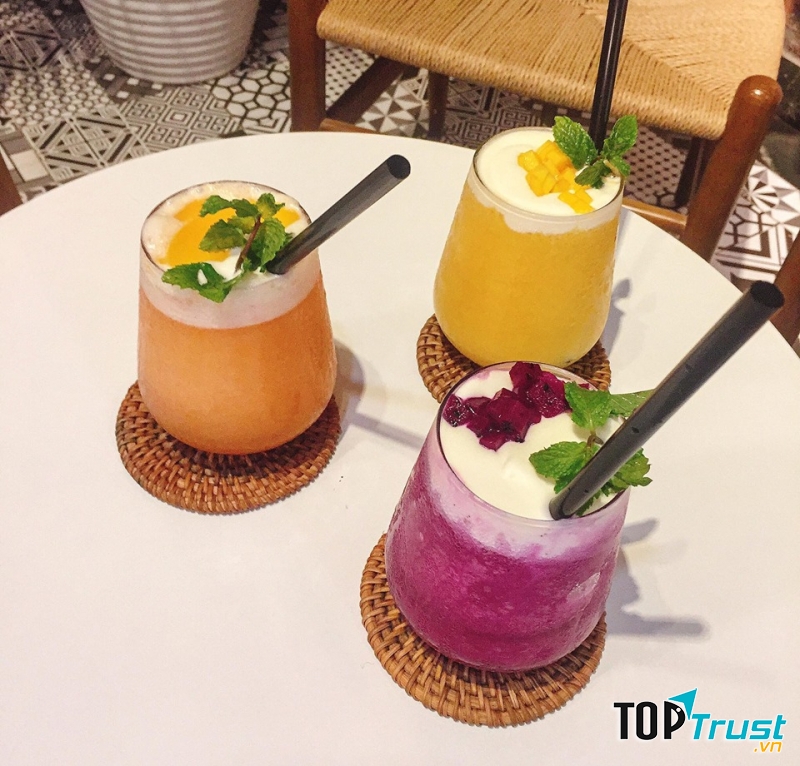 ALITA drink & food 1