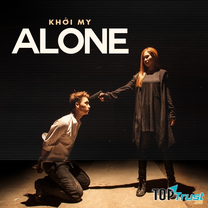 Hình ảnh cực ngầu của Khởi My trong MV Alone