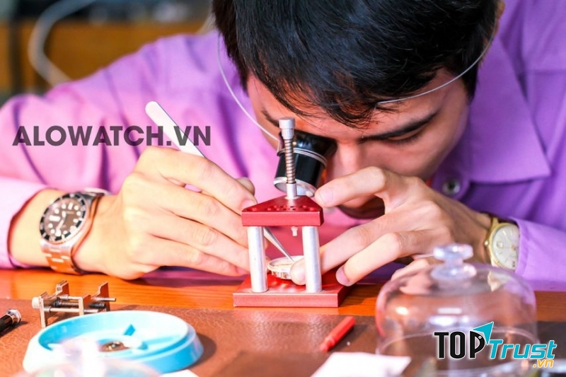 Những bác sĩ đồng hồ đầy tài năng và kinh nghiệm