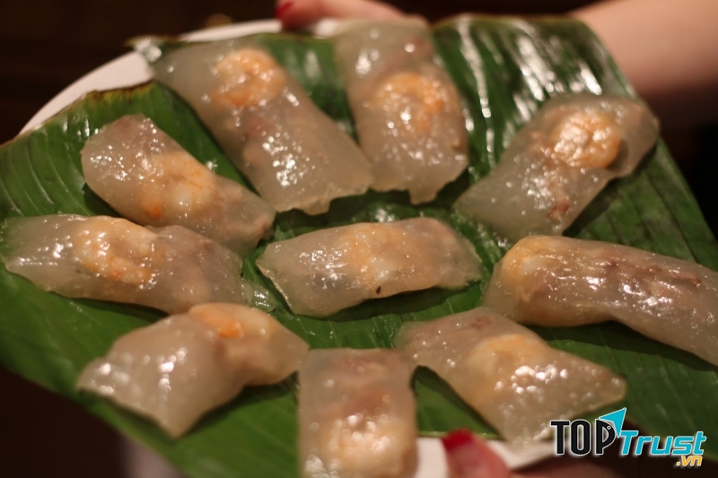 Bánh bột lọc nhân tôm