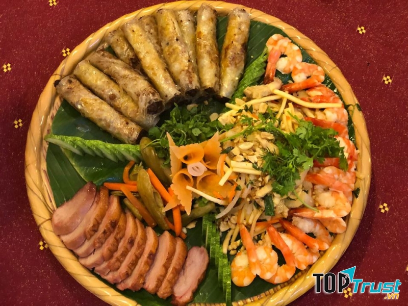 Món ăn tại nhà hàng