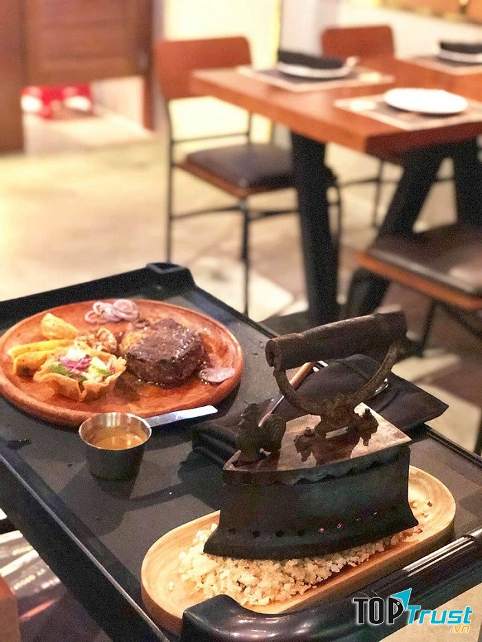 Món bò nướng bàn ủi