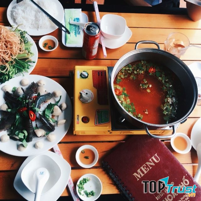 Món lẩu hải sản