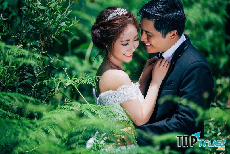 Ami Wedding trang điểm cho cô dâu trong ngày cưới