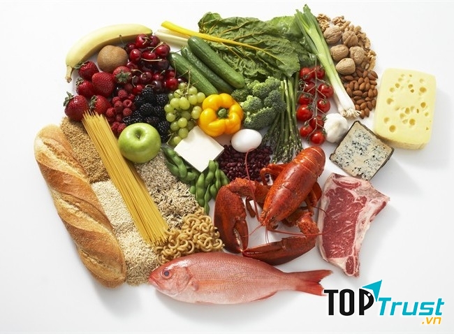 Những loại thực phẩm như thịt cá, rau tươi và trái cây giúp cho não bộ của bạn hoạt động tối ưu